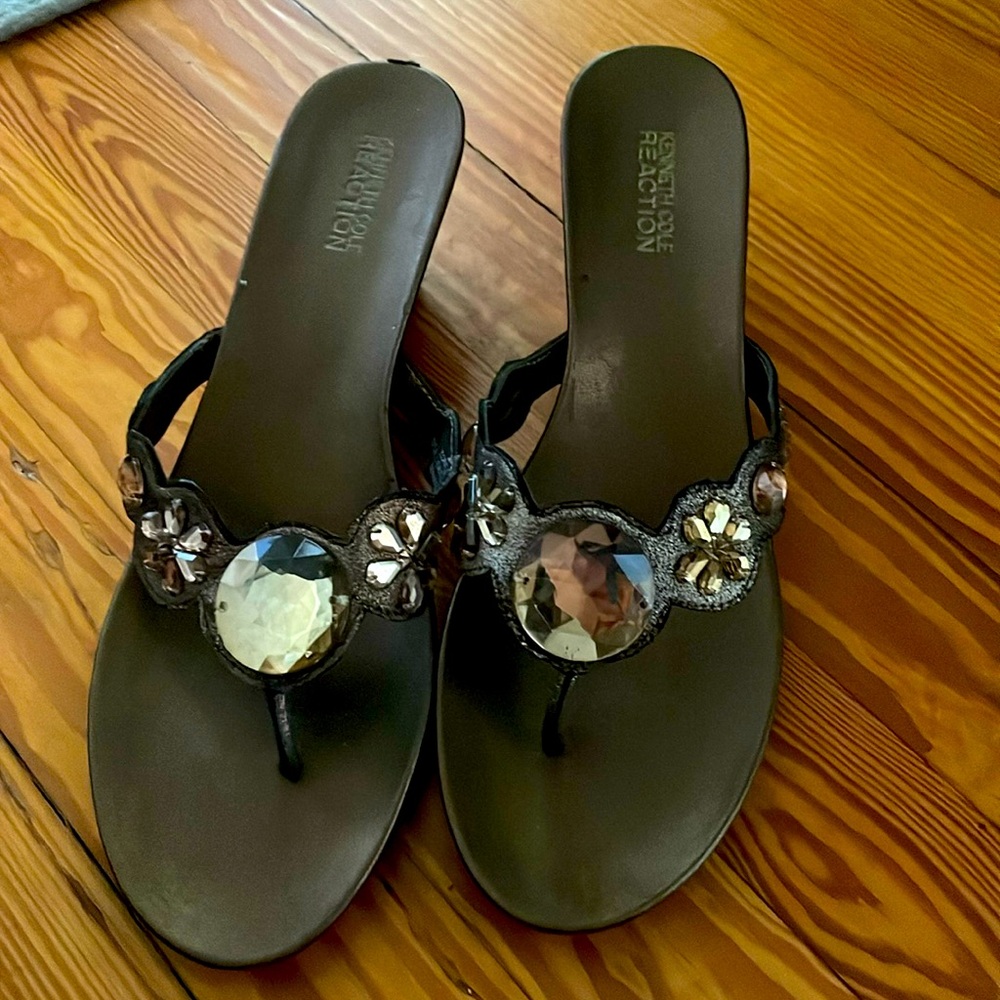 Kenneth Cole Reaction Bronze size 9 Thong Sandal